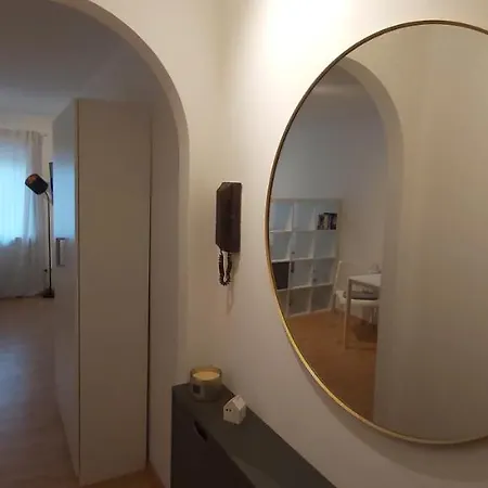 Nette 1 Zimmerwohnung In شقة